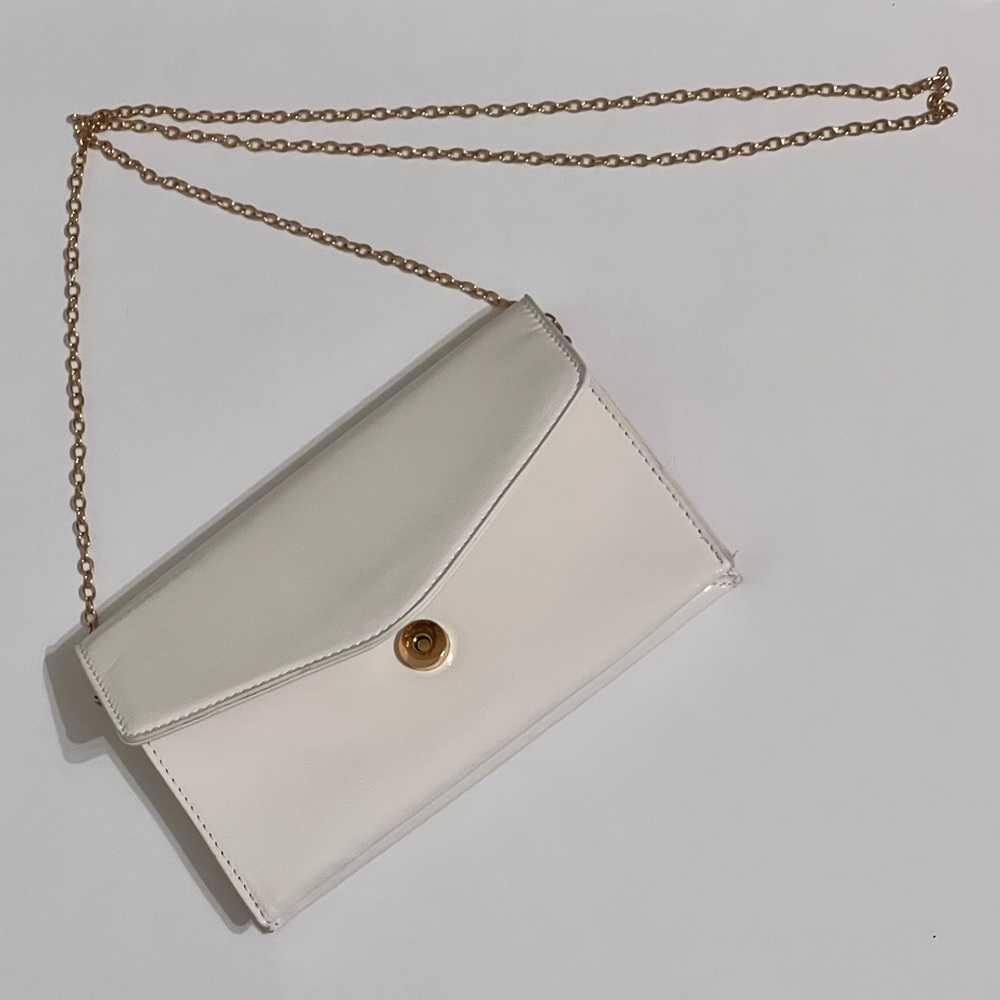 Steve madden Bworldly White Patent Cross Body Bag/clutch purse.